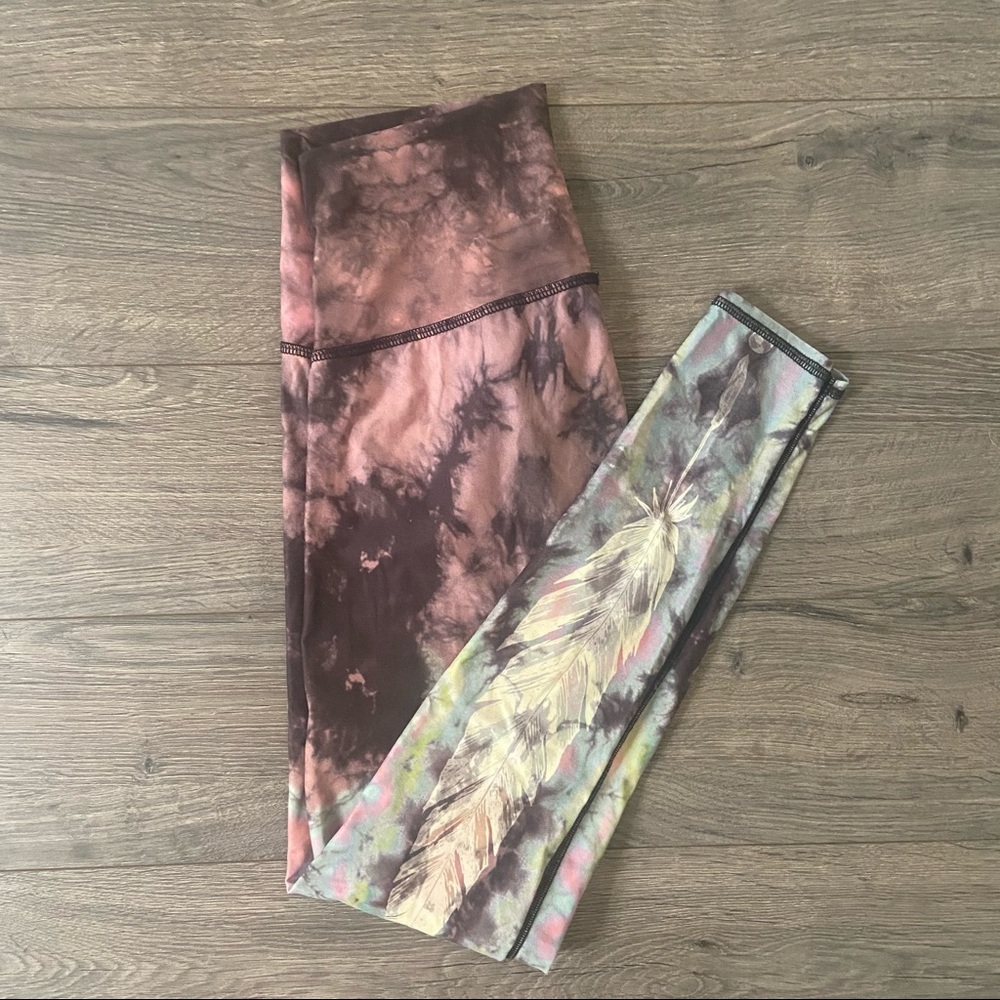 Teeki Eagle Feather pink Leggings S small EUC